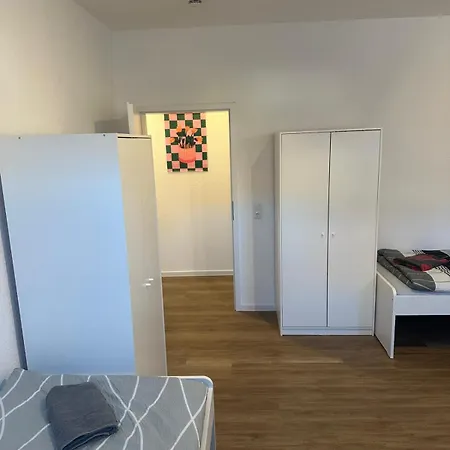 Mit Parkplatz Und 3 Schlafzimmer Fuer 9 Personen 아파트 *