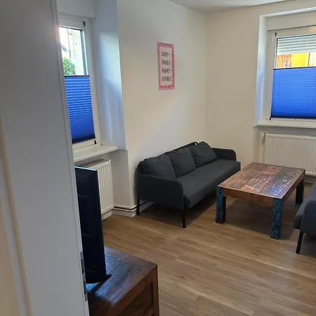 Mit Parkplatz Und 3 Schlafzimmer Fuer 9 Personen 아파트