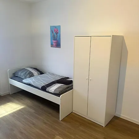 Mit Parkplatz Und 3 Schlafzimmer Fuer 9 Personen 아파트