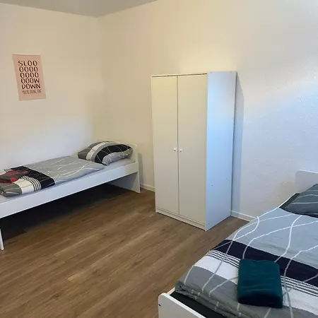Mit Parkplatz Und 3 Schlafzimmer Fuer 9 Personen 아파트 *